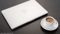 MacBook Pro ecco barra OLED e Touch ID