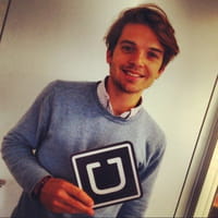 Uber, arrestati due dirigenti in Francia