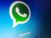 WhatsApp, la temuta spunta blu è arrivata e addio privacy