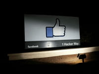 Virus dei Ray-Ban riappare su Facebook