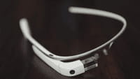 Google Glass addio agli account social
